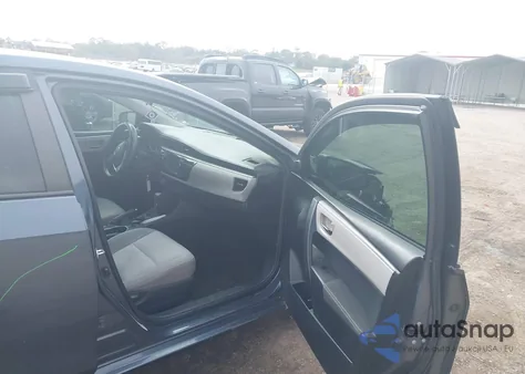 2016 Toyota Corolla Le z USA, uszkodzony, nr VIN 5YFBURHE8GP527205